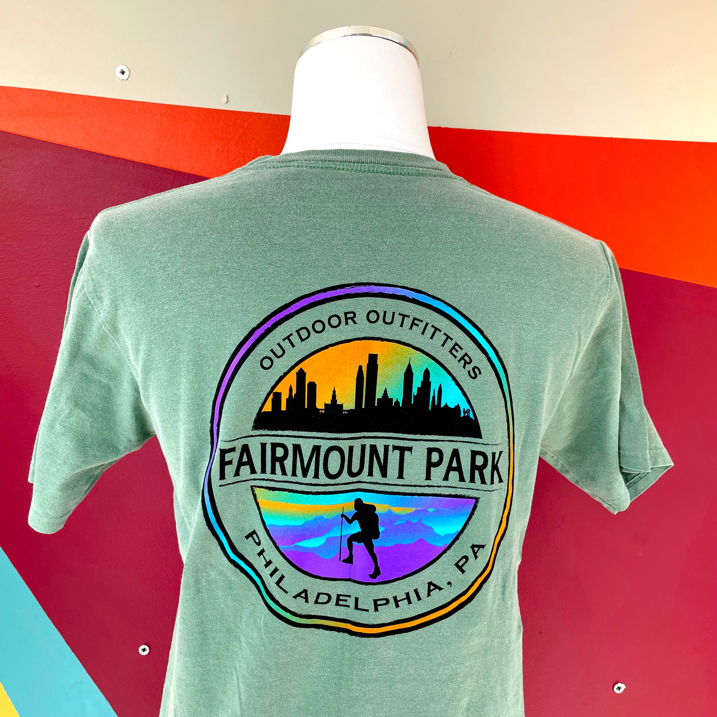 Philadelphia Eagles football logo Fairmount park heart funny shirt